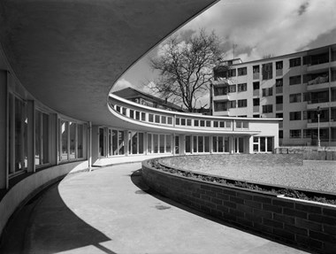 Kensal House Day Nursery, one of the incorporated facilities of this 'urban village'. There was also a canteen, laundry and community centre.