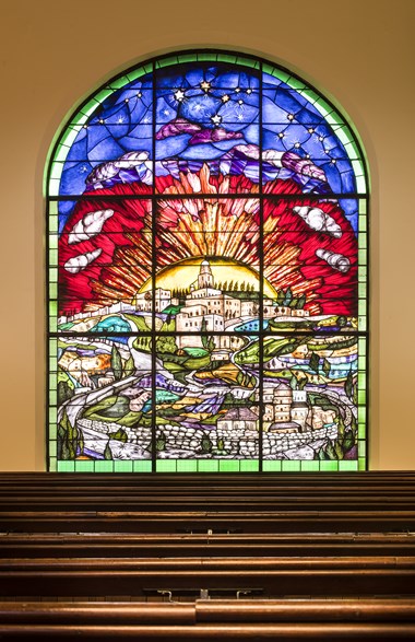 'Mount Zion' window by Maurice Sochachewsky at Hampstead Synagogue